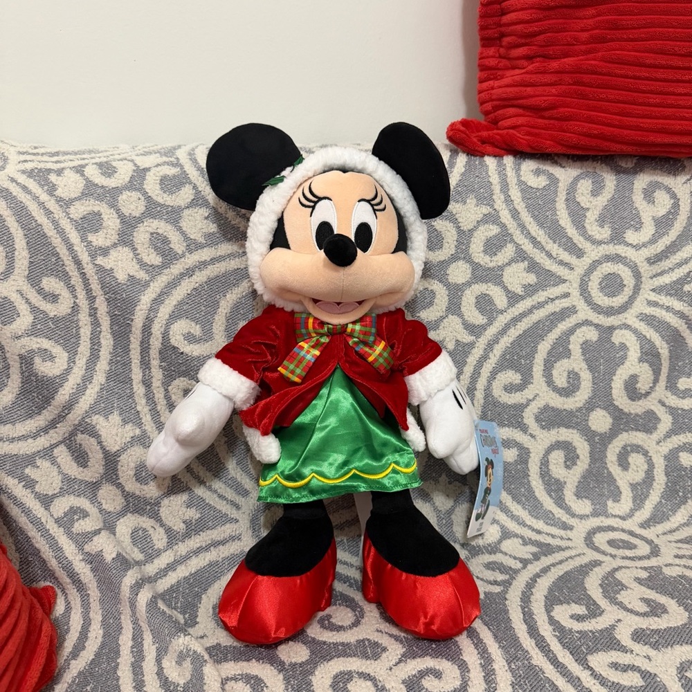 ONE DISNEY Minnie Mouse Holiday Plush 2024 Medium 16'' Making Christmas Magical
